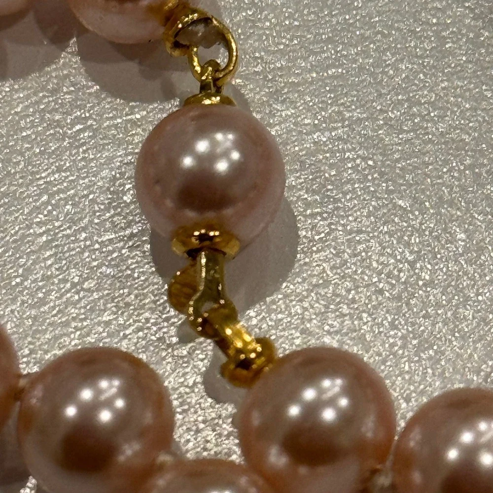 Elegant Pink Faux Pearl Necklace Gold Tone‎ Clasp Classic Style